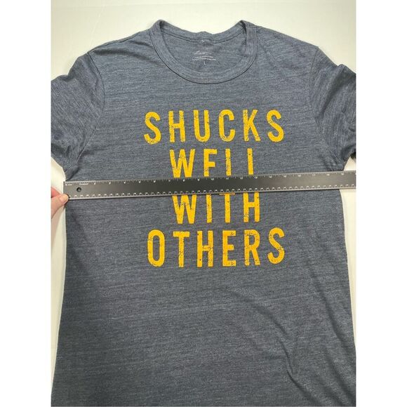 CRU Oyster Bar Nantucket Shucks Well With Others ShortSleeve Tee Men Size Large - Picture 6 of 9